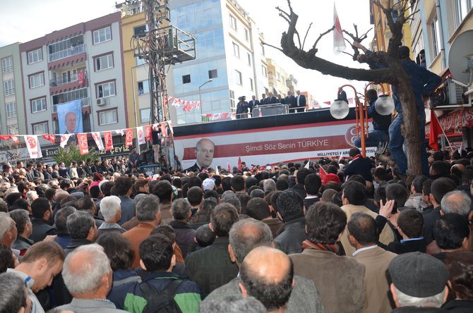 MHP LİDERi DEVLET BAHÇELİ AKHİSARLILAR İLE BULUŞTU